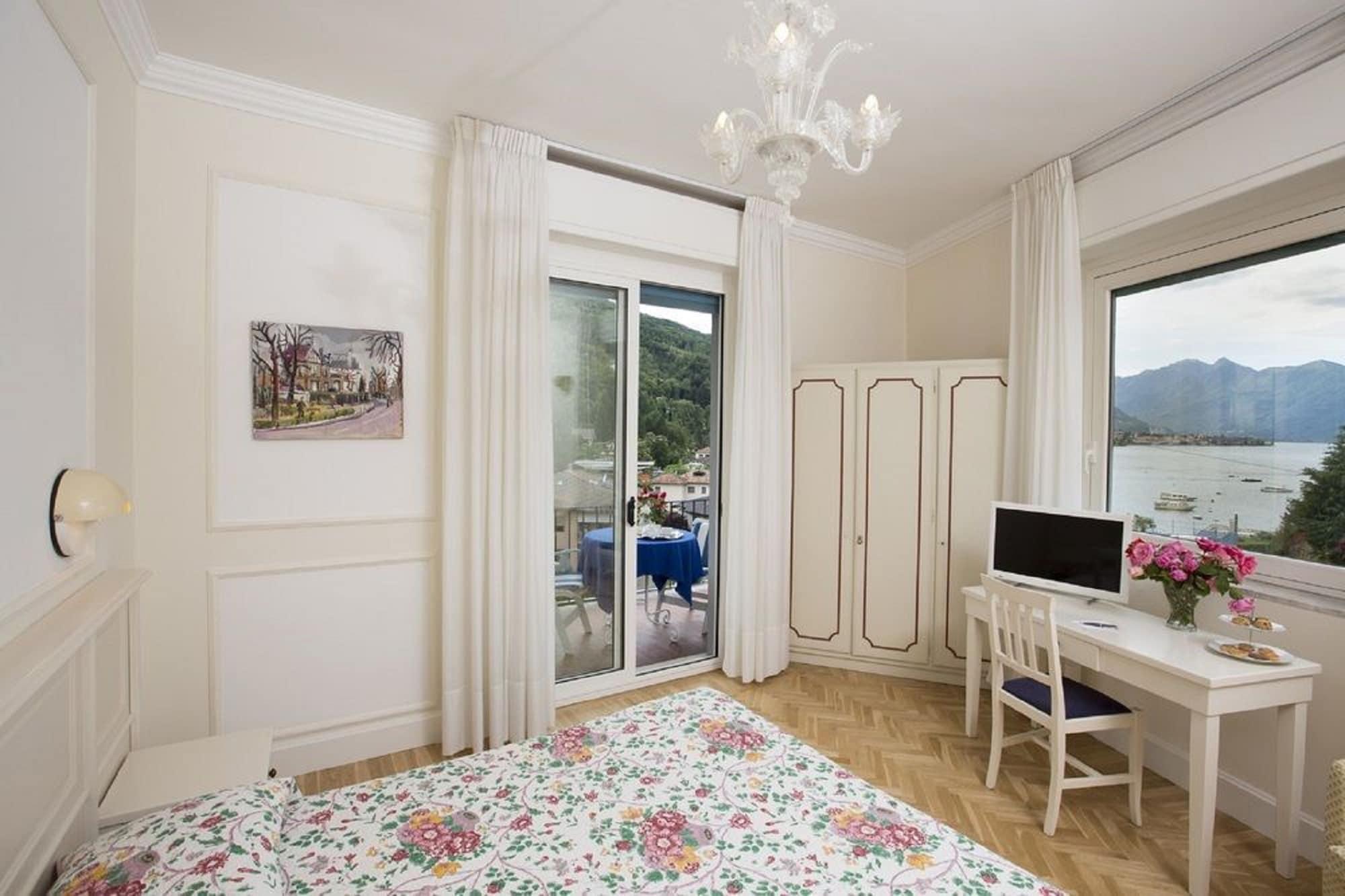 Hotel Royal Stresa Esterno foto