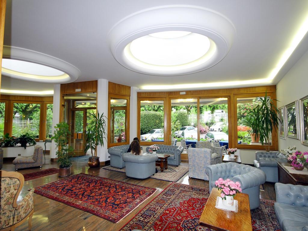 Hotel Royal Stresa Esterno foto